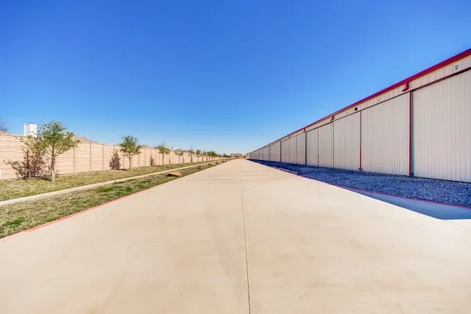 Wide lanes at Overflow Garage